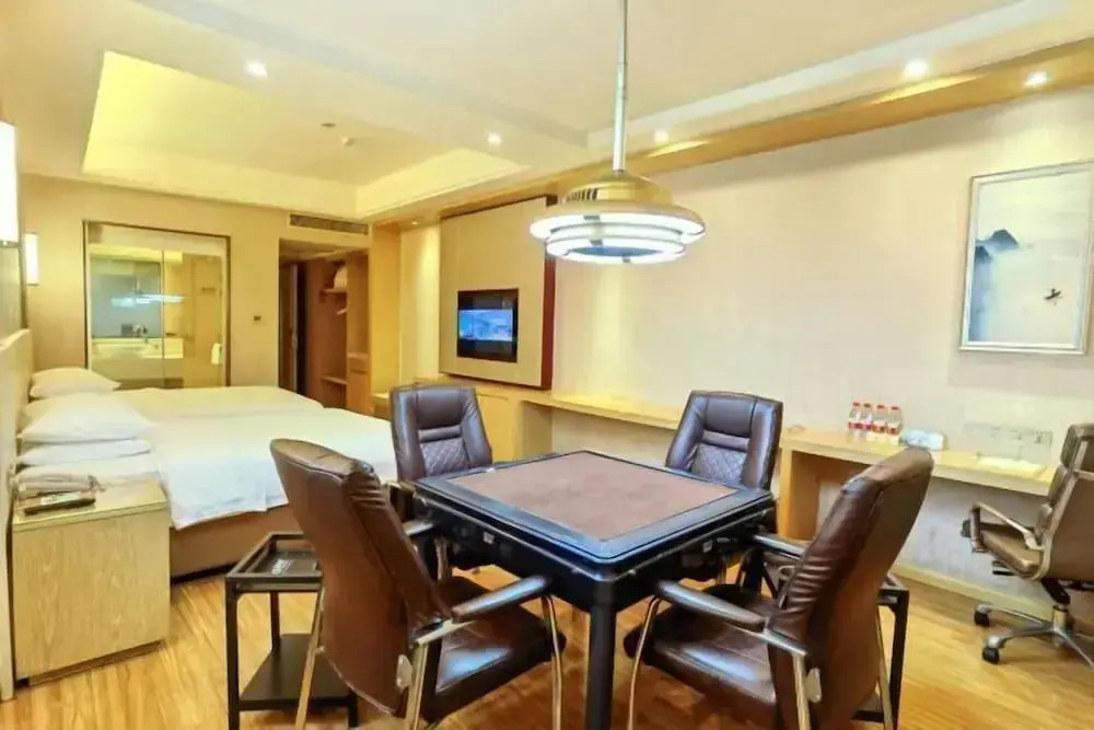 Vienna Hotel (Xupu Wanda Plaza)