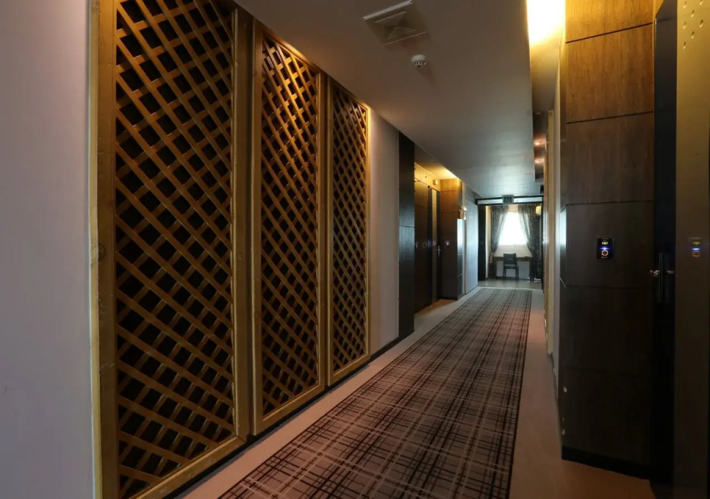 Metro Tourist Hotel