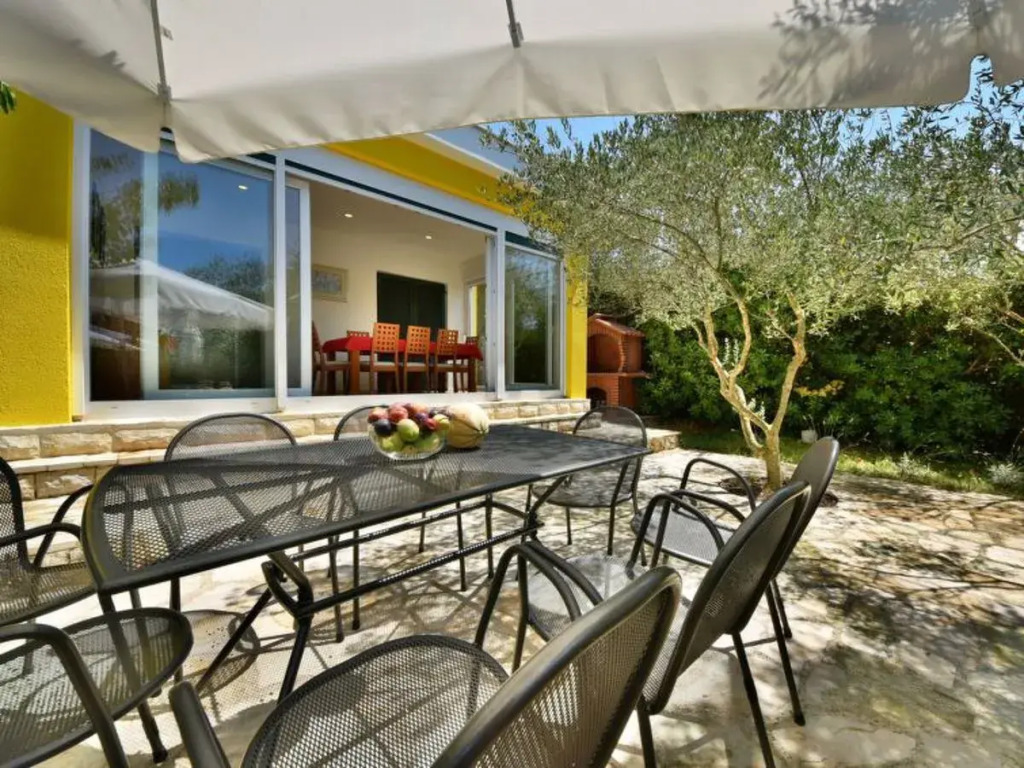 Villa Yellow House by Interhome