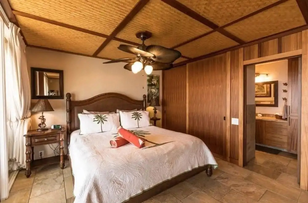 Kona Bali Kai 214 Oceanfront 2 Bedroom Condo by RedAwning