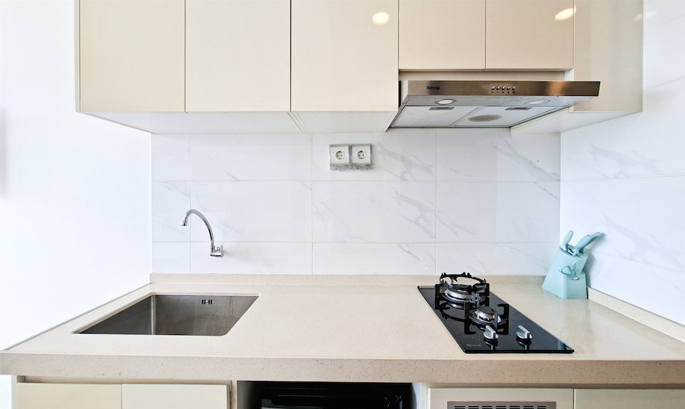 Stylish Studio For 2 Pax At Sky House Bsd Apartment
