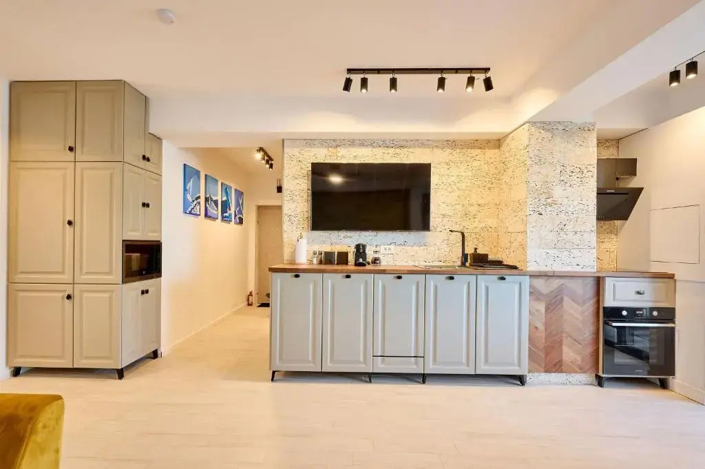 Aquarama Lake view 2BR Apart Mamaia free parking