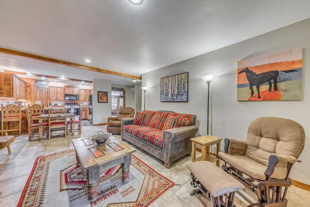 Ruidoso Condo w/ Hot Tub: Long Walk to Midtown!