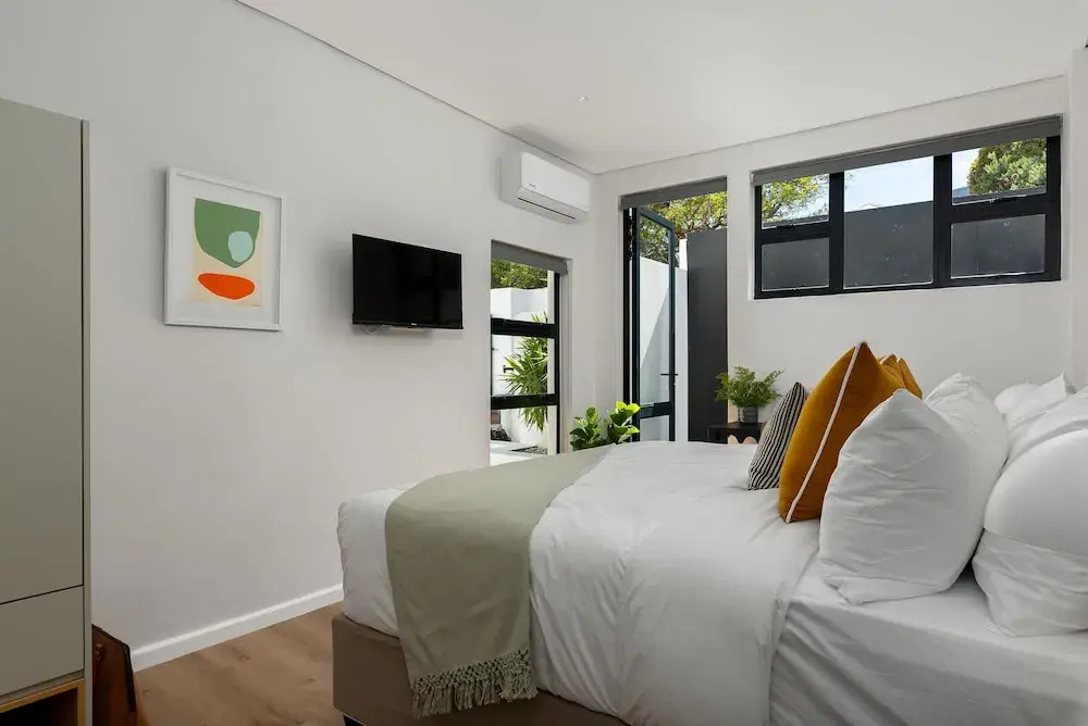 1st Crescent Guest House