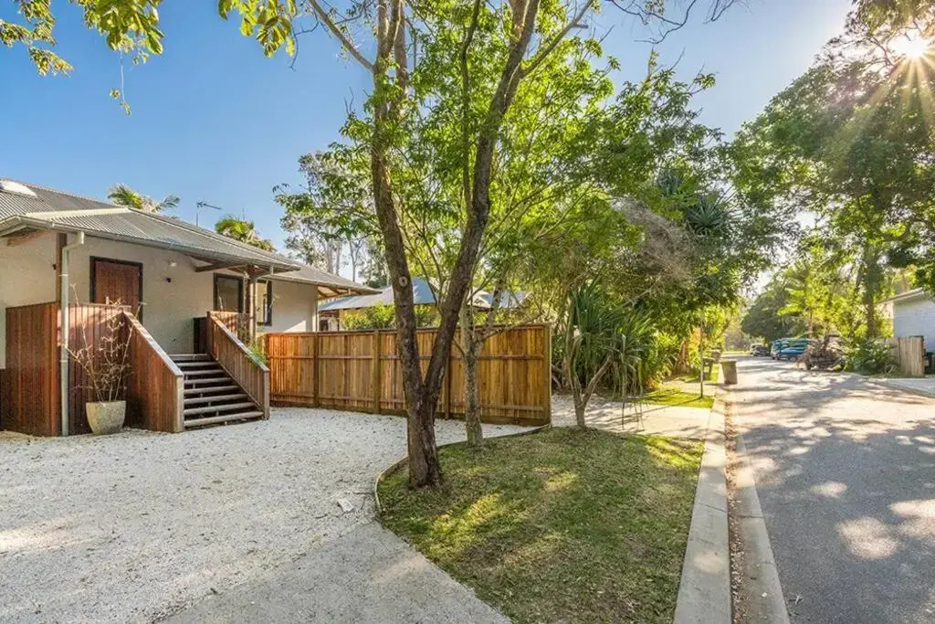 Pacifica 48a Shirley Lane