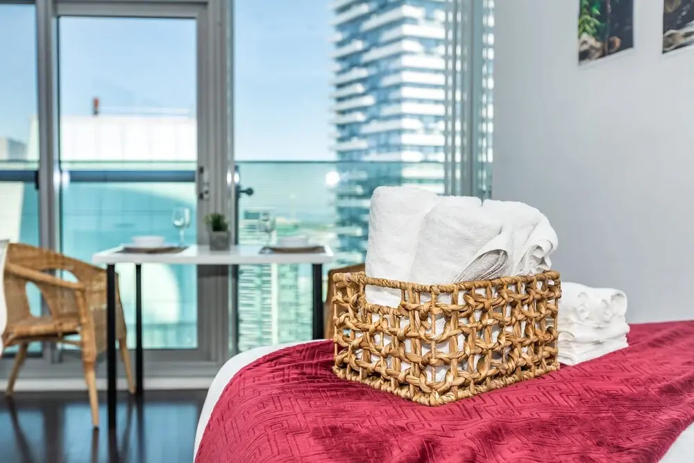 50+ Floor View of Lake-shore Executive Stay