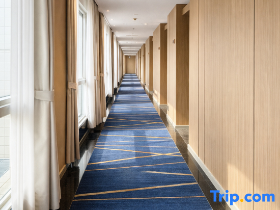 Jiangjing International · Ezzy Urban CultureHub Hotel (Shiquan Hanjiang Ancient City Branch)