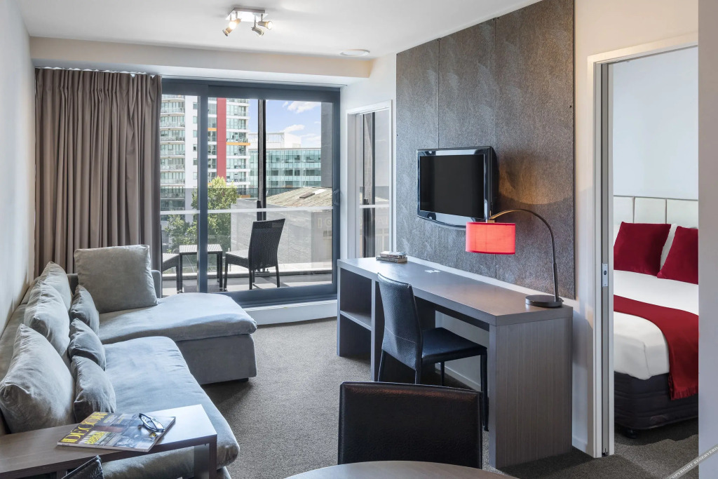 Celestion Waldorf Apartments Hotel