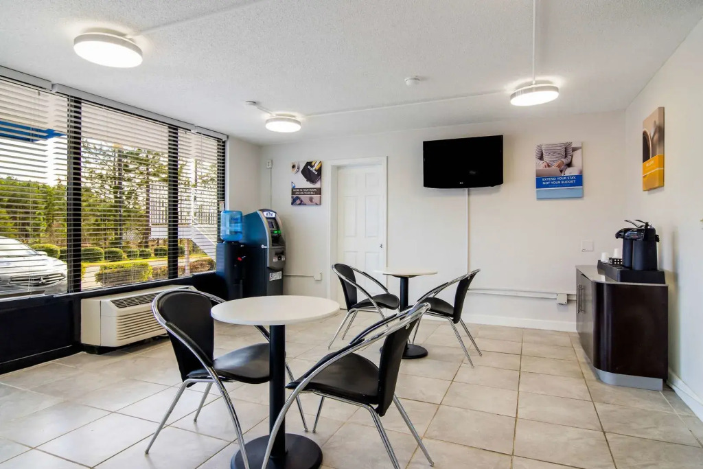 Studio 6 Extended Stay - Lagrange, GA