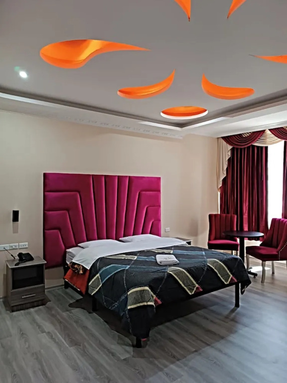 Hostal Kapital City