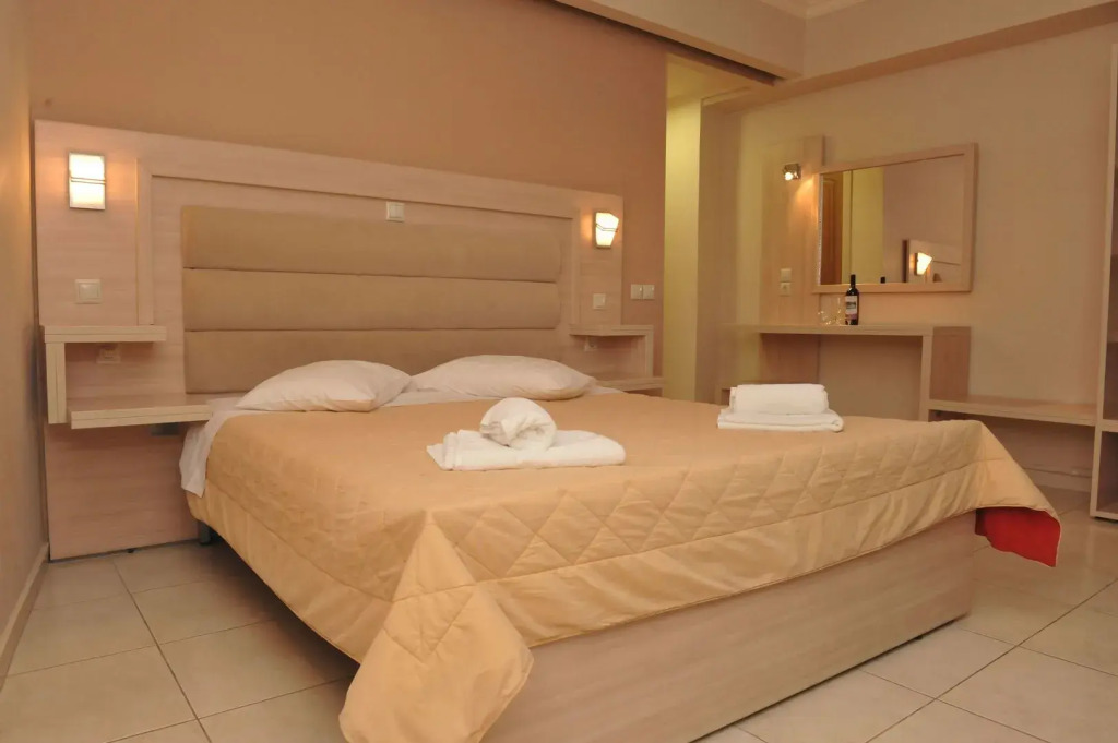 Zante Plaza Hotel & Apartments