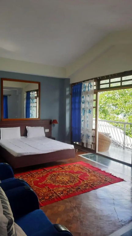 Ronglyang Villa Homestay Near MG Road