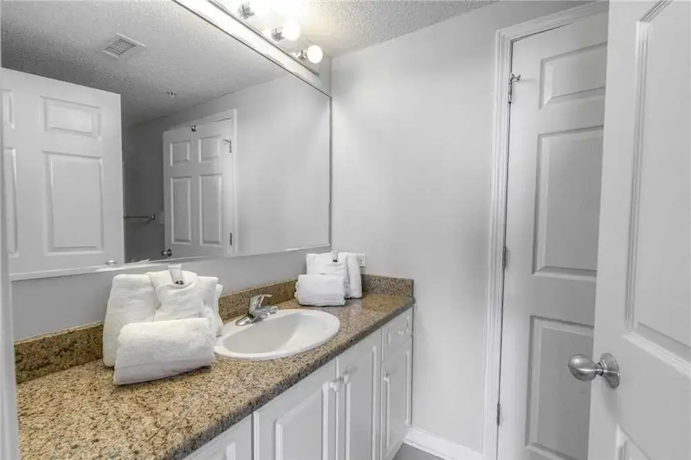 North Tower #809 Condominium 4 Bedrooms 3 Bathrooms Condo