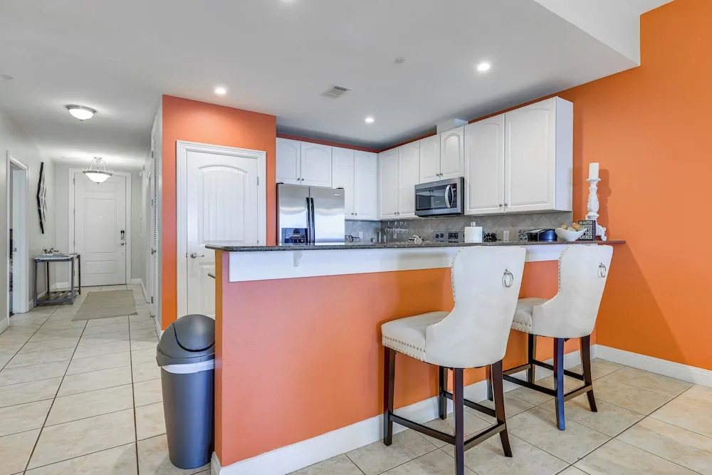 Lake LBJ Condo w/ Private Balcony, Lake Views