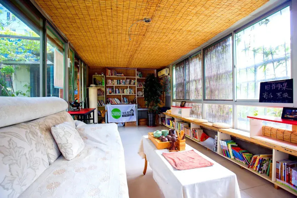 First Met Hostel