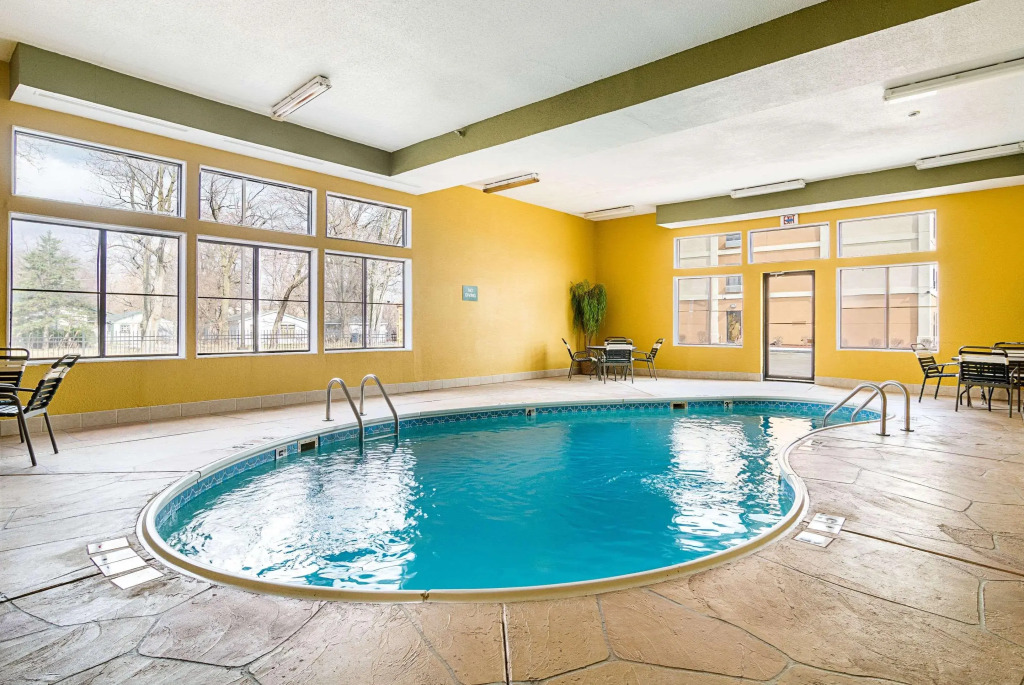 Quality Inn & Suites Harvey - Chicago Southland