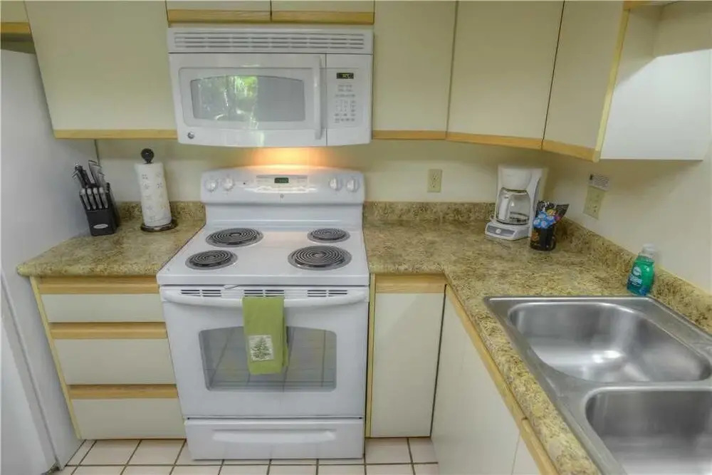 Maui Banyan F103 - Two Bedroom Condo