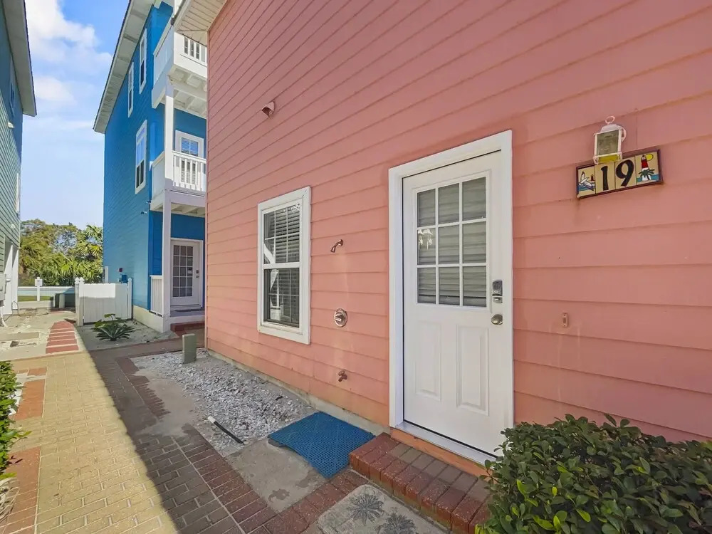 Paradise By The Pier 2 Bedroom Home by RedAwning