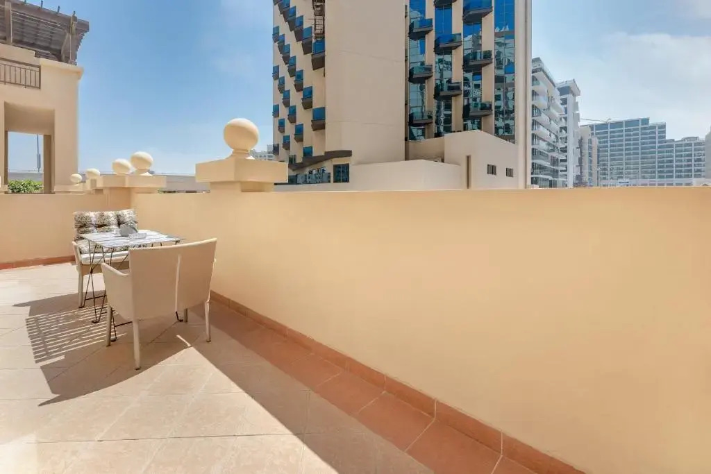 Luxurious 3BR Townhouse with Maid's & Private Pool in Palm Jumeirah