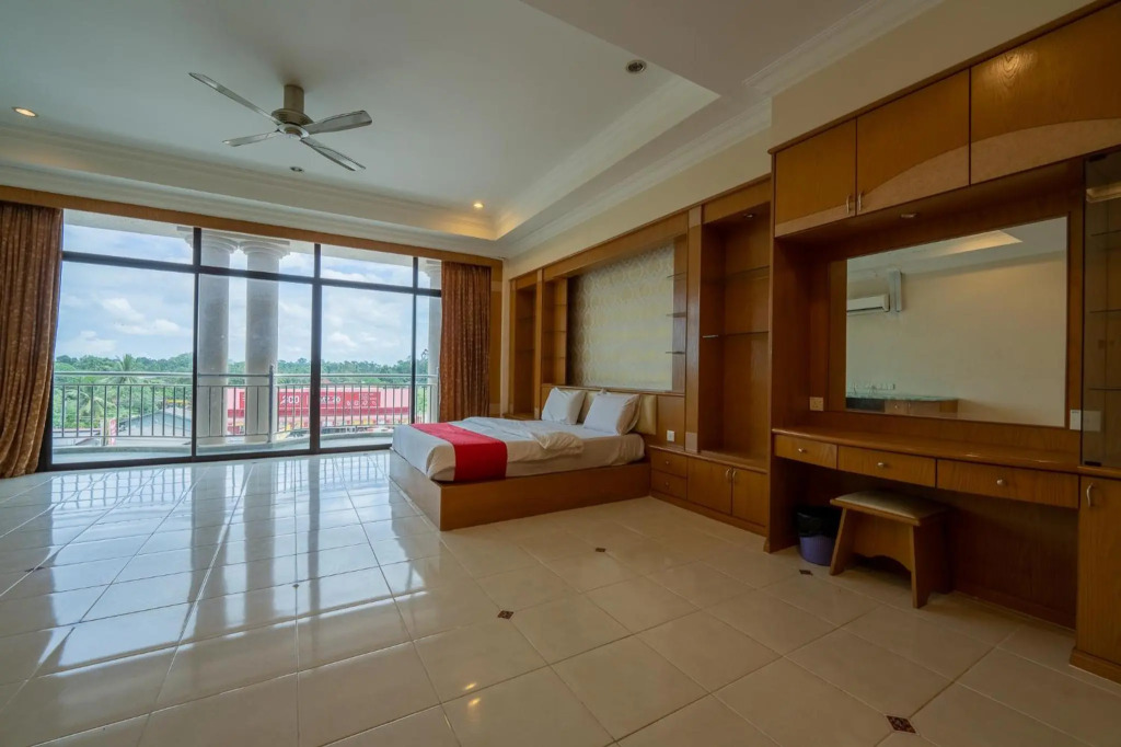 MK Homestay Wakaf Che Yeh with bathtub - Max 14 Pax