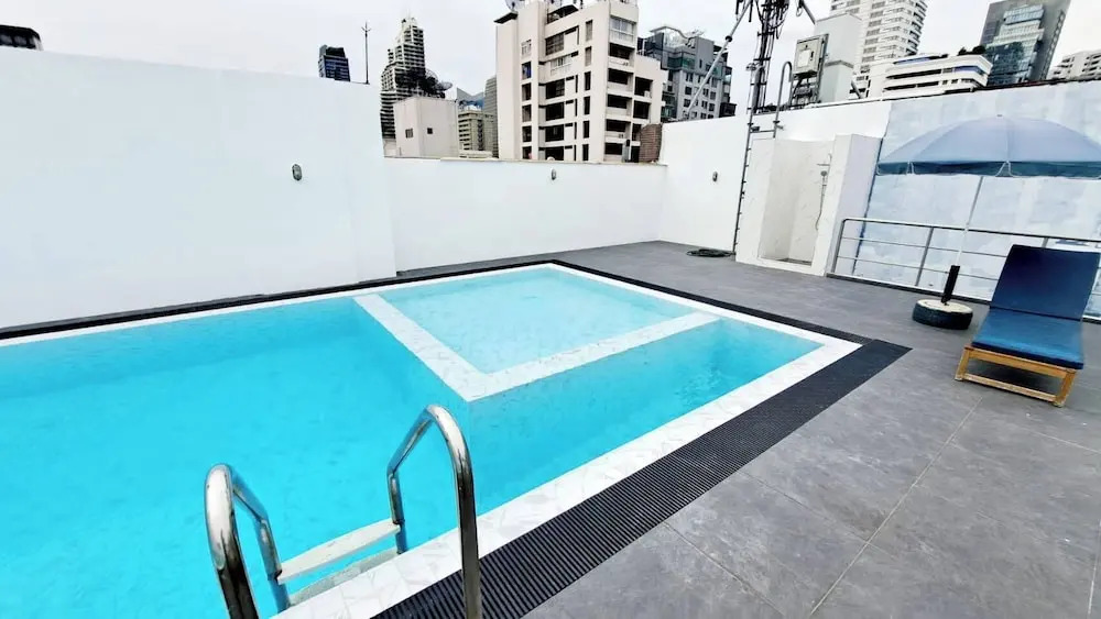 5C - 2 Bedroom Downtown Apartment With Shared Pool