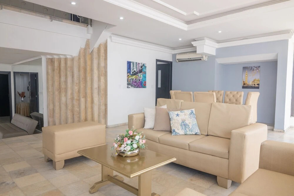Penthouse con Piscina Privada El Laguito