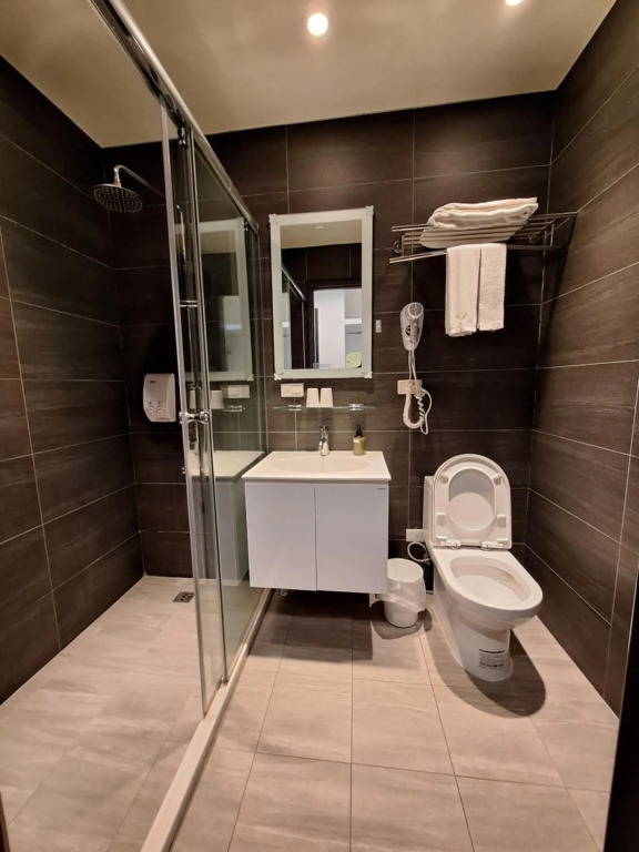 Honest & Warm Hotel