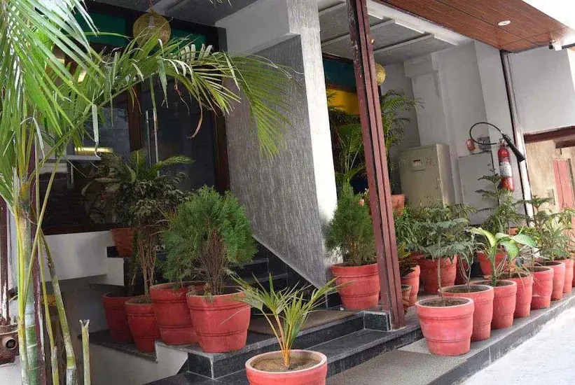 OYO 10391 Hotel Royal Sunshine