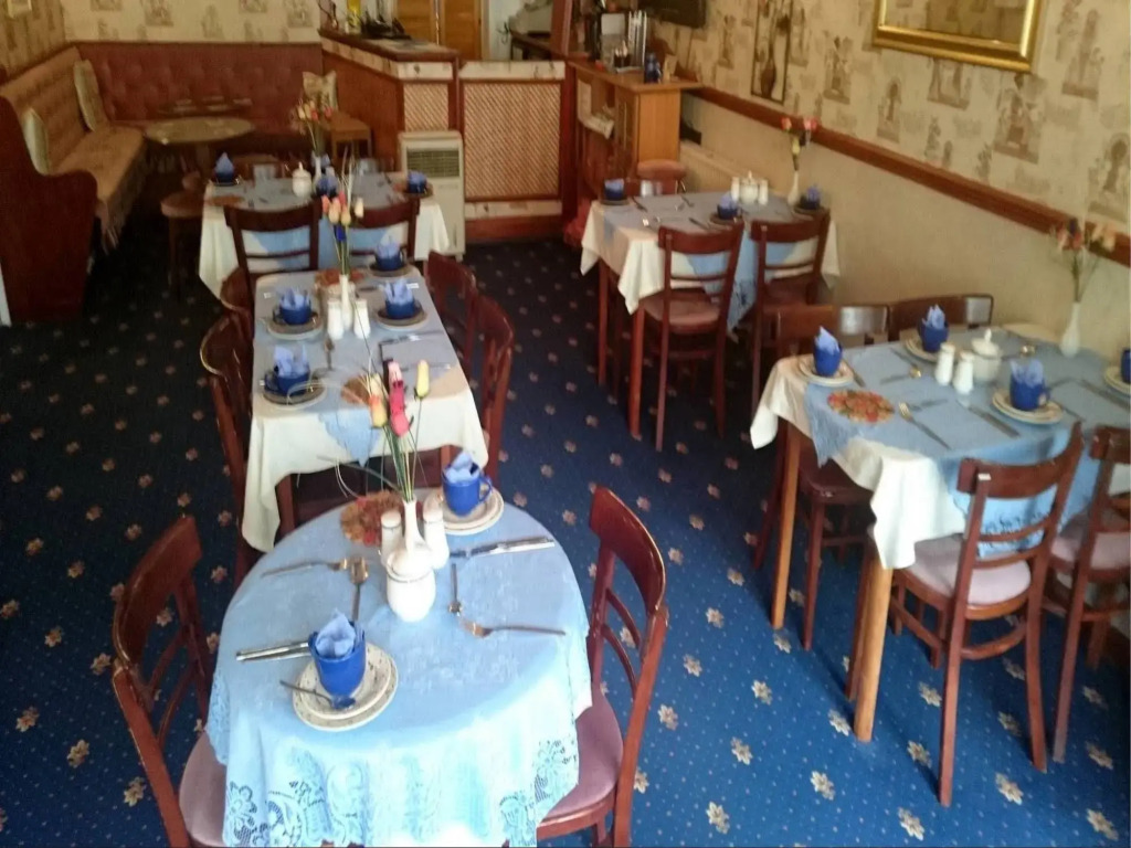 Willow Grove Hotel