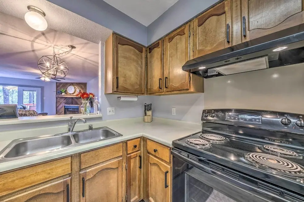 Hike, Golf & Explore: Ruidoso Retreat w/ Deck!