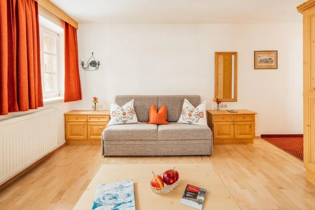 Murrmel Apartments