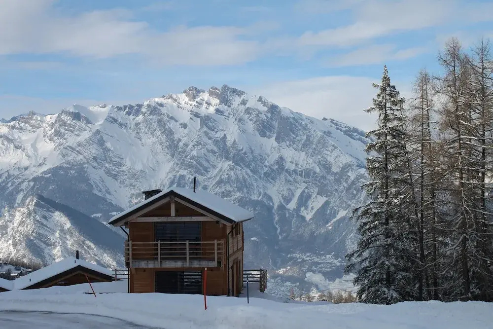 Top chalet with unobstructed views in the middle of the ski resort of La Tzoumaz
