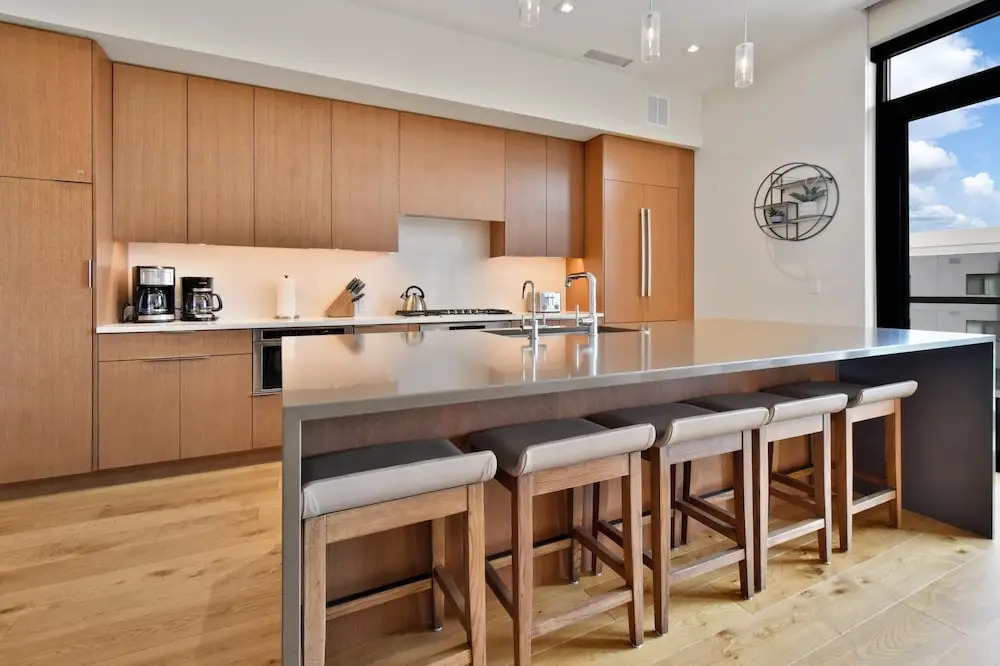 Stunning 4-bdr Penthouse With Rooftop Deck Ski-in out Access Pool hot Tubs 5-star Amenities
