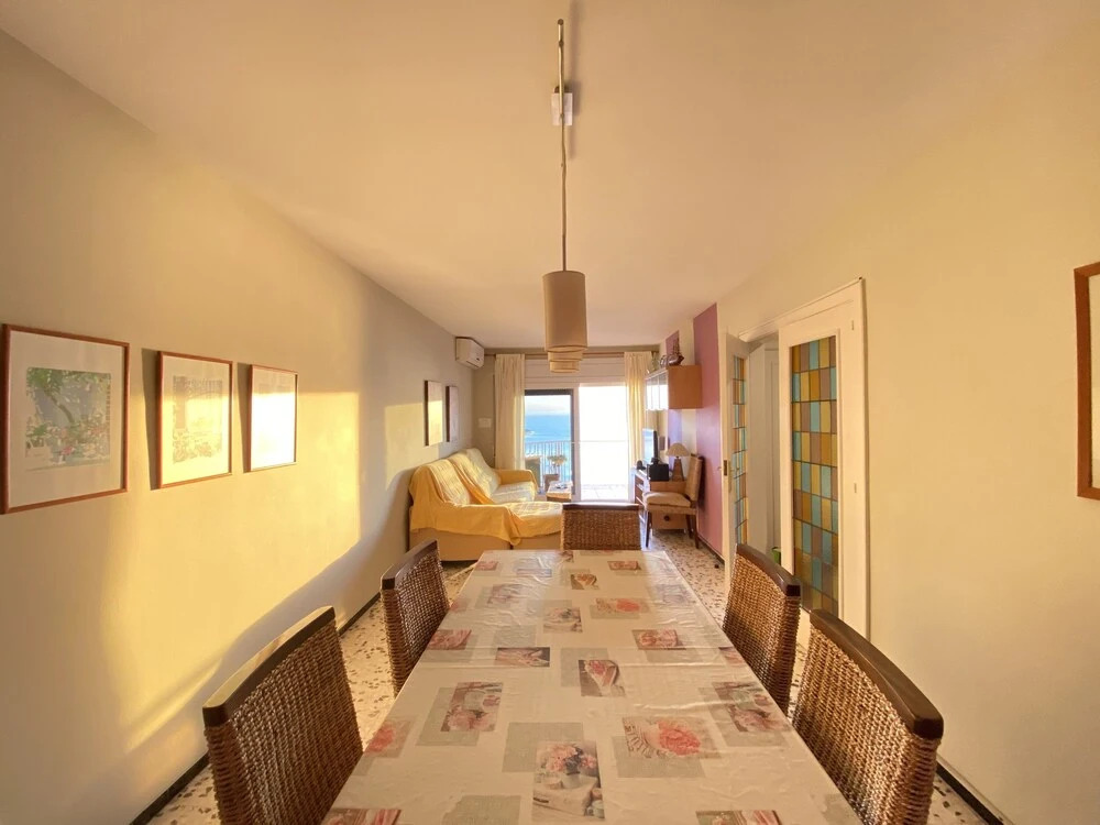 Agi Avenida Apartments