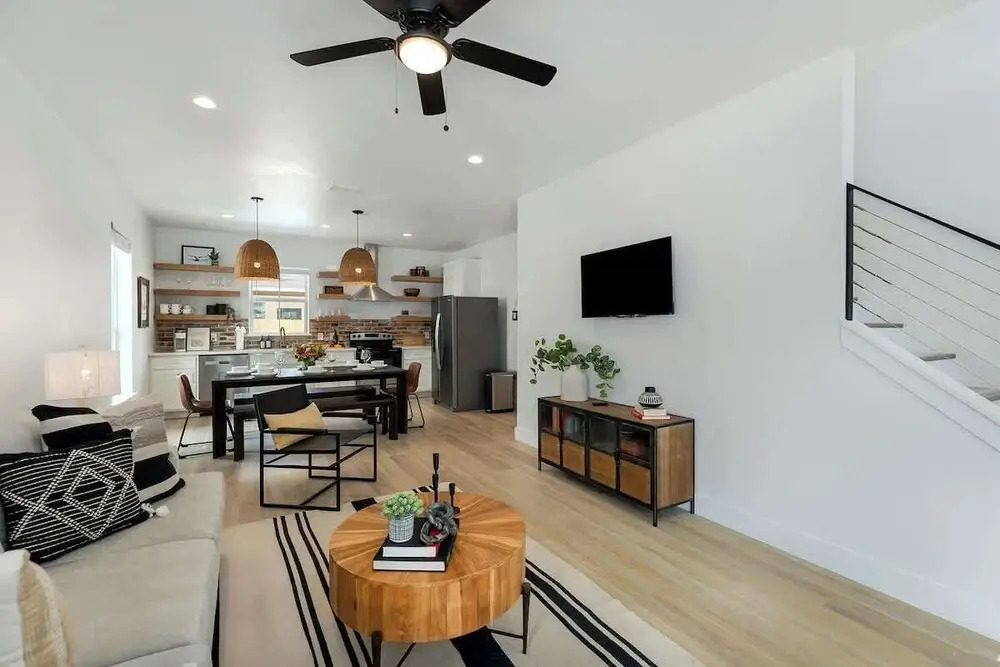 Luxury Escape at The Noir: 3br, Hot Tub, & Steps From Main St!
