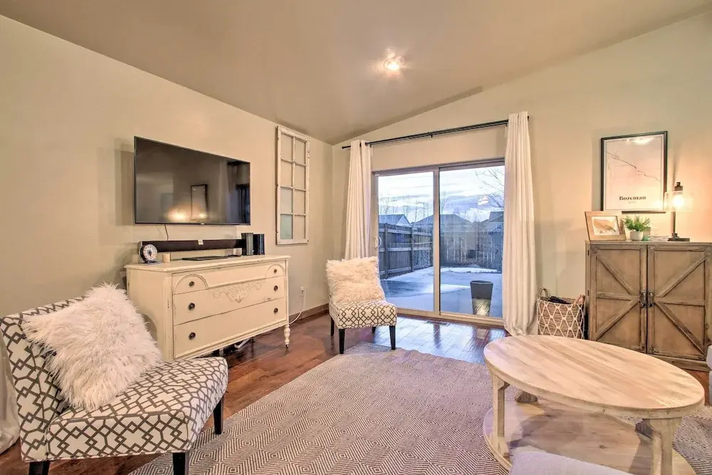 Townhome w/ Private Hot Tub, 8 Mi to Downtown