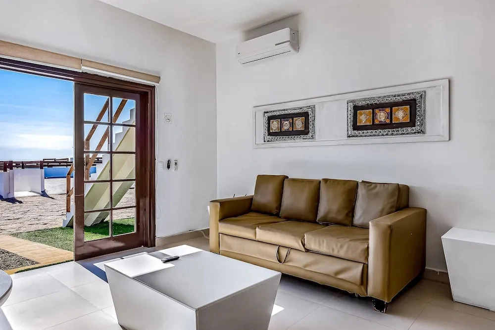 Dog-friendly Suite With Kitchenette, Heated Outdoor Pool, Hot Tub, Terrace, AC