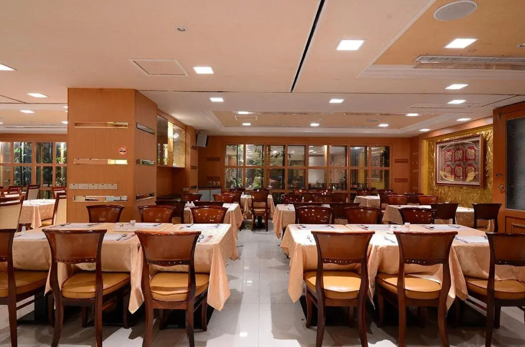 爵起商務飯店