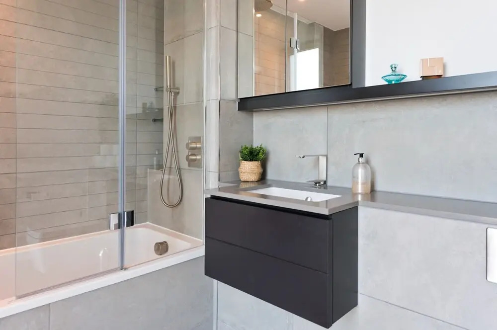 Luxury Apartment With Stunning Views Near London Bridge by Underthedoormat