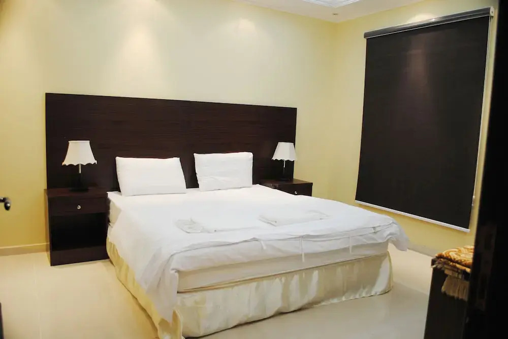 Al Drees Aparthotel