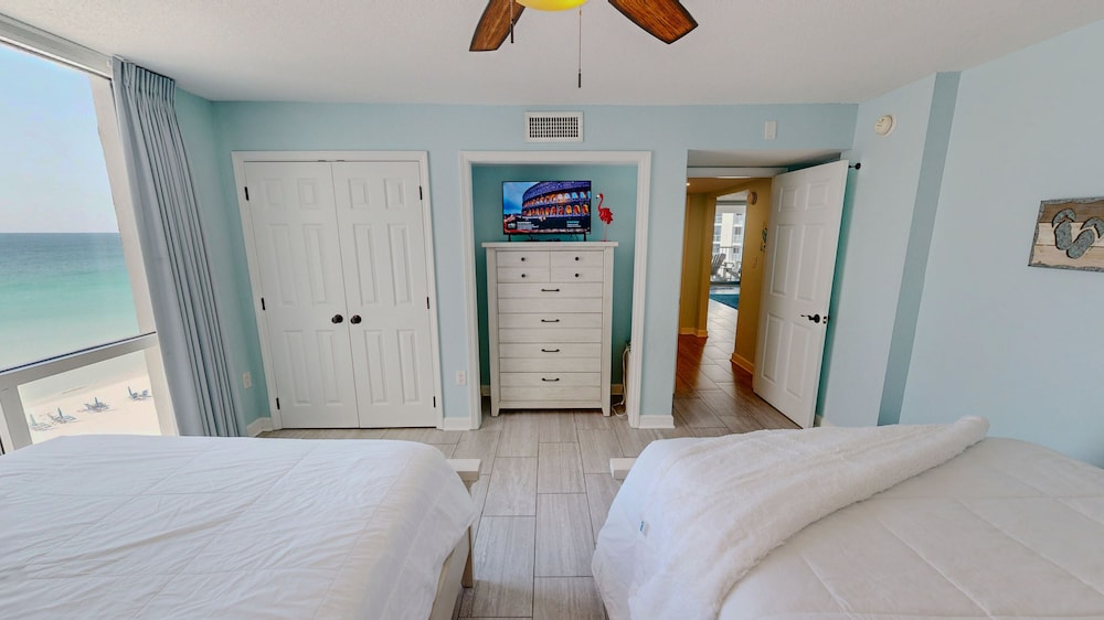 Shoreline Towers 1072 2 Bedroom Condo