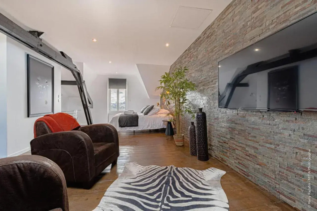 Les Suites Locarno, Parking-Proche gare