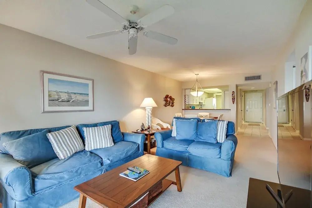 Land's End 402 Building 7 Fully Updated / Beachfront Condo!