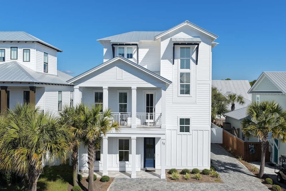 7BR Heart of Home W Pool Near the Beach