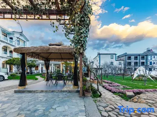 Yishan Banye Homestay (Longqi Wharf Branch)