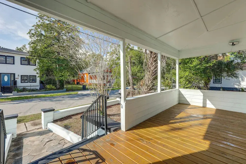 2 Mi to Dtwn Jax: Game-ready Retreat w/ Yard