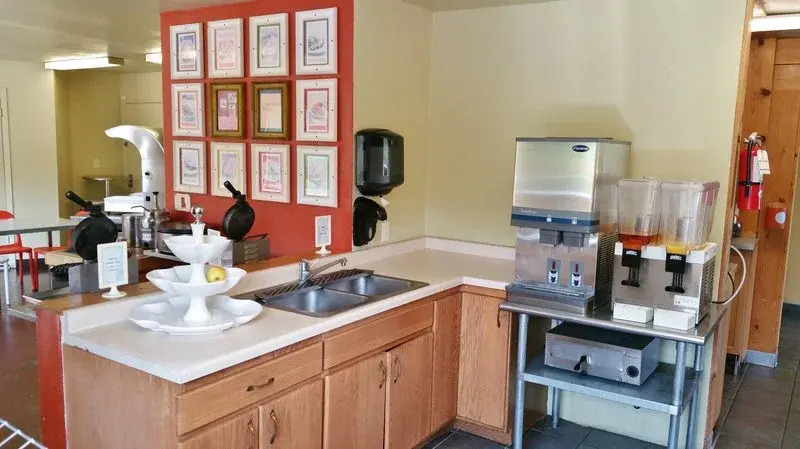 Americas Best Value Inn - Madison