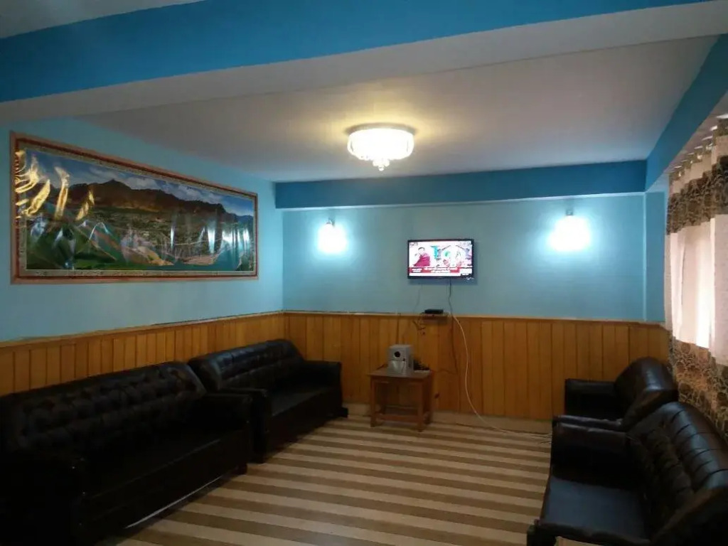 Hill Hotel Lachhung