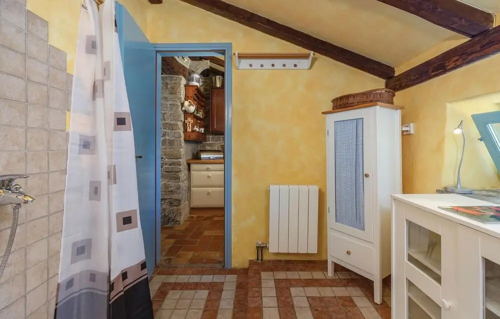 Stunning Home in Groznjan With Wifi and 3 Bedrooms