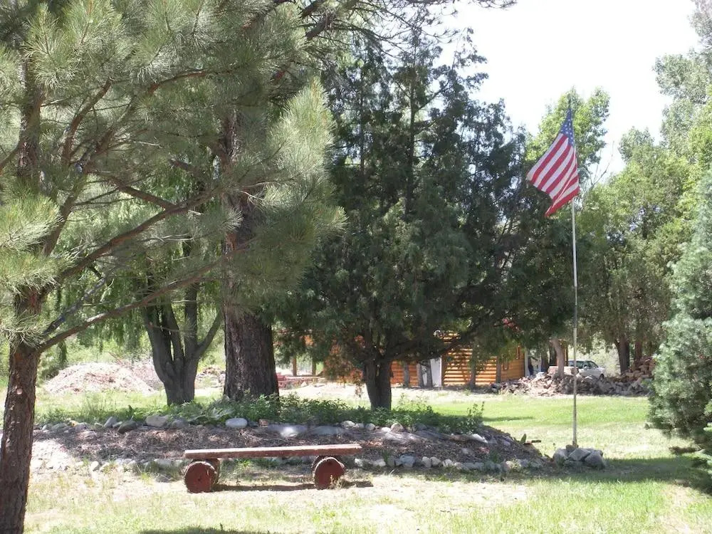 Questa Lodge